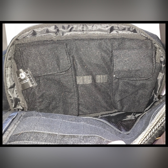 Nintendo DS Carrying Case With Adjustable Shoulder Strap - Black - Picture 7 of 8